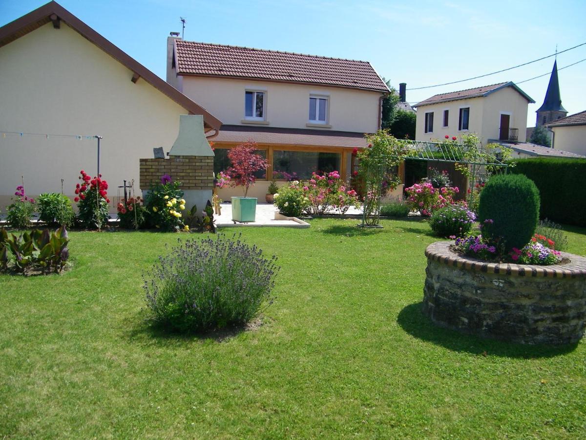 Bed and Breakfast Au Pied Du Cognelot Chalindrey Exterior foto